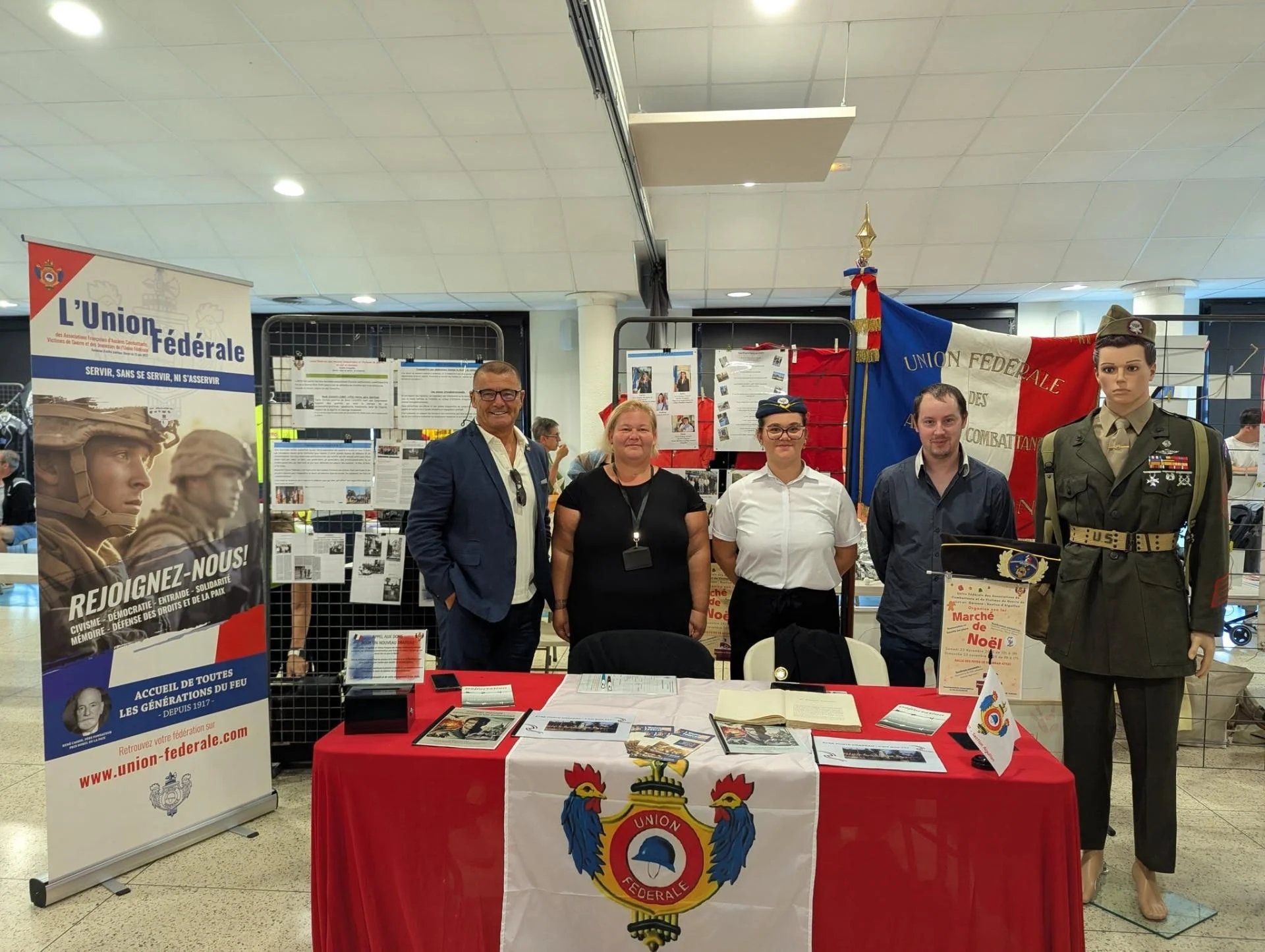 Forum des associations à Port Sainte Marie avec la section d'Aiguillon. Bravo à Sabrina et Lucie