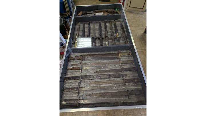Armoire vitrée