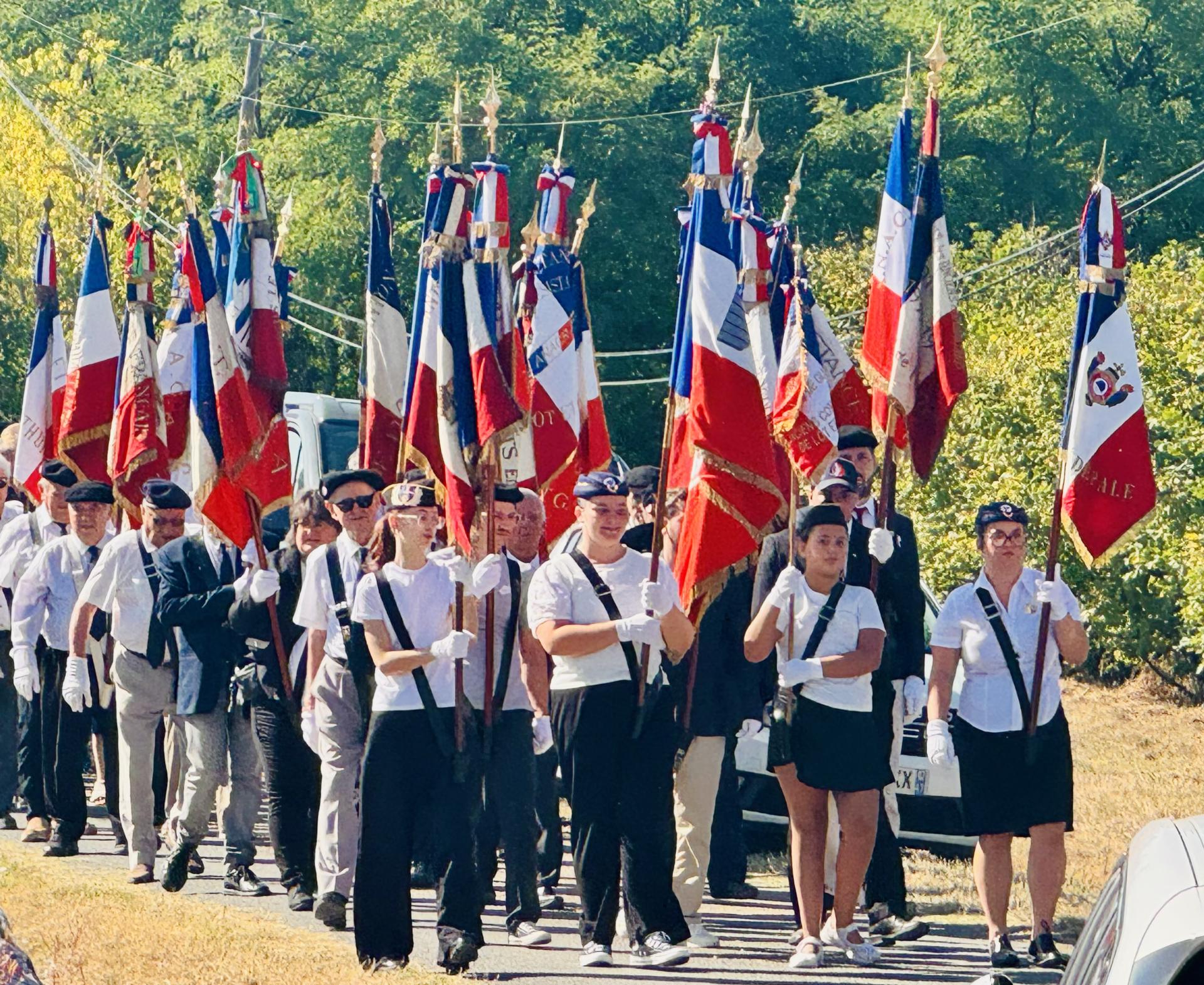Cérémonie avec les cadets de l'UF47 et nos anciens derrières